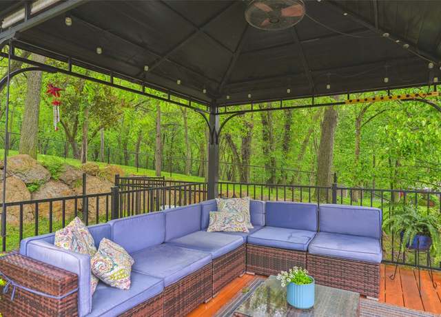 Property at 5200 Pine Valley Dr, Pleasant Hill, IA 50327, 3 beds, 3 baths