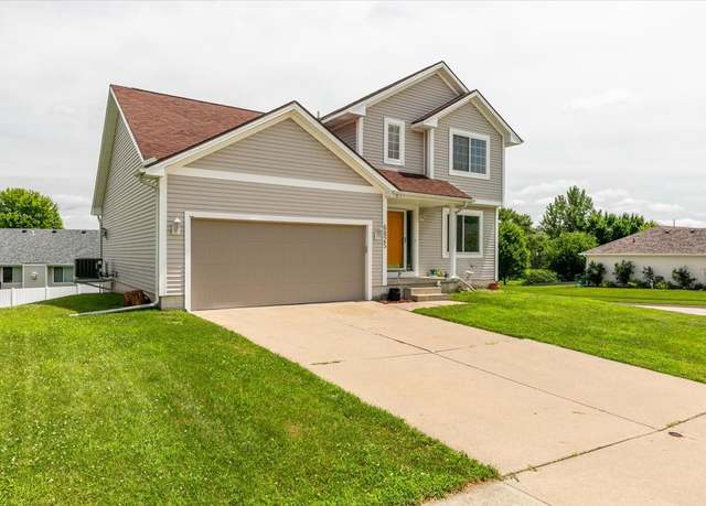 Property at 6825 Star View St, Des Moines, IA 50320, 3 beds, 2.5 baths