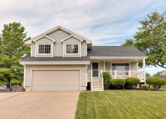 Property at 1221 E 14th St, Norwalk, IA 50211, 4 beds, 2.5 baths