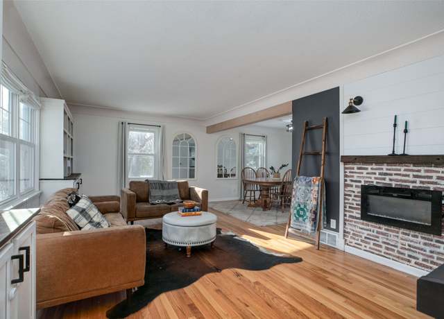 Property at 6400 Dawson Dr, Des Moines, IA 50322, 4 beds, 1.5 baths