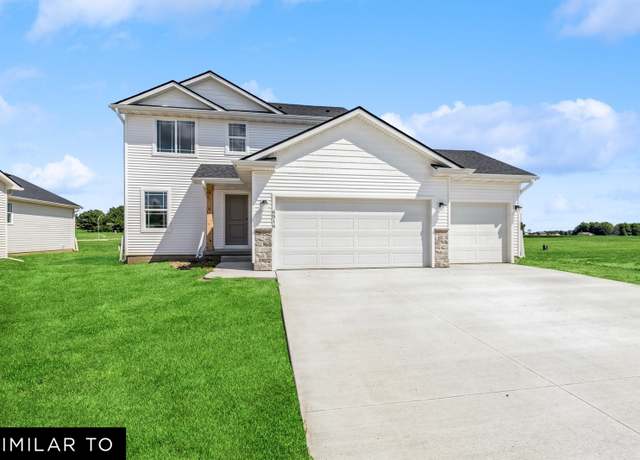 Property at 305 N 19th St, Indianola, IA 50125, 3 beds, 2.5 baths
