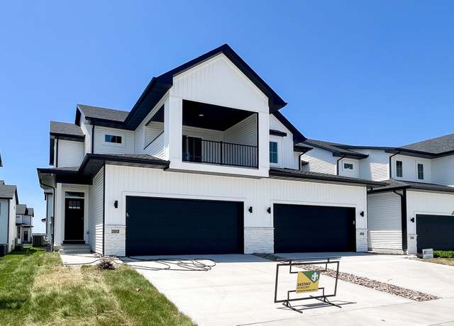 Property at 202 NE Doe Pointe Ln, Ankeny, IA 50021, 3 beds, 2.5 baths