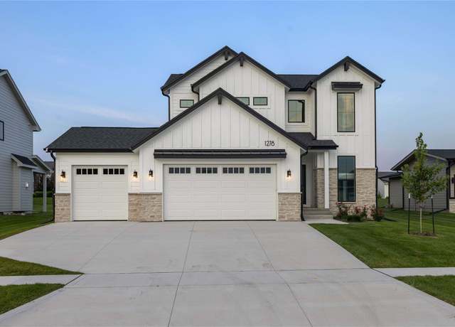 Property at 1278 S Radley St, West Des Moines, IA 50266, 5 beds, 3.5 baths