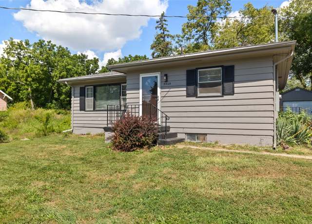 Property at 3909 Douglas Ave, Des Moines, IA 50310, 2 beds, 1 bath