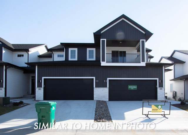 Property at 210 NE Doe Pointe Ln, Ankeny, IA 50021, 3 beds, 2.5 baths