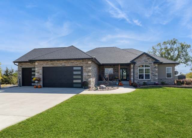 Property at 2846 260th St, St Charles, IA 50240, 6 beds, 4 baths