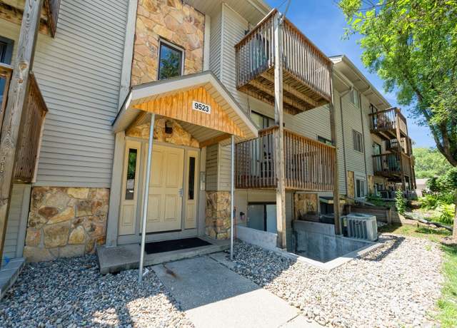 Property at 9523 University Ave #3, Clive, IA 50325, 1 bed, 1 bath