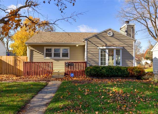 Property at 4012 4th St, Des Moines, IA 50313, 2 beds, 2 baths