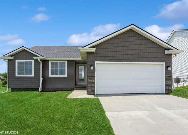 Property at 307 N 19th St, Indianola, IA 50125, 3 beds, 2 baths