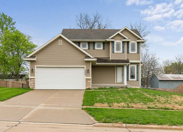 Property at 3020 19th St SW, Altoona, IA 50009, 3 beds, 2.5 baths