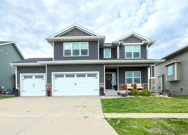 Property at 9817 Brightwater Dr, Johnston, IA 50131, 6 beds, 4.5 baths