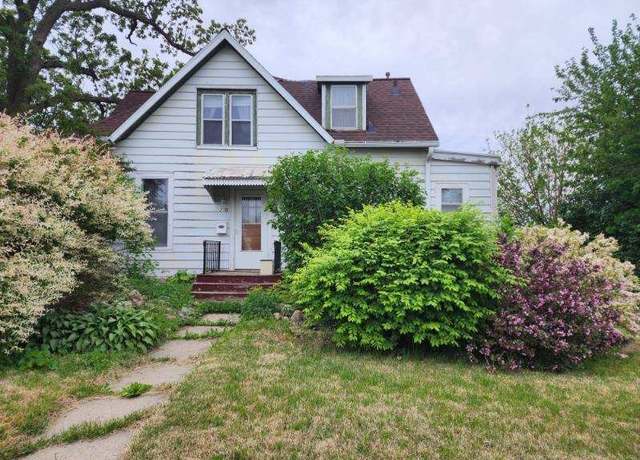 Property at 210 N 4th Ave, Marshalltown, IA 50158, 3 beds, 2 baths