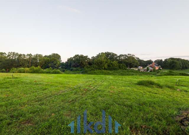 Property at 5815 Rose Cir, Des Moines, IA 50321
