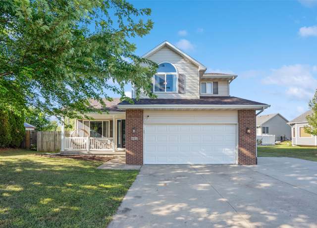 Property at 402 5th St NW, Bondurant, IA 50035, 3 beds, 2.5 baths