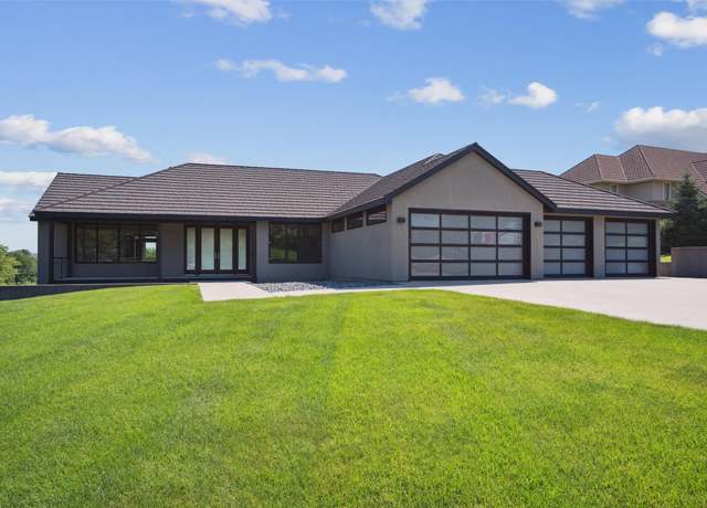 Property at 35076 Burgundy Cir, Waukee, IA 50263, 4 beds, 4 baths