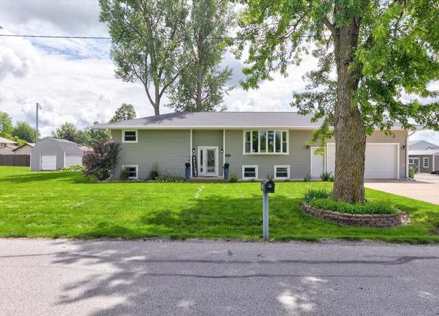 Property at 405 W 5th St, Woodward, IA 50276, 4 beds, 3 baths