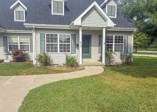Property at 216 9th St, West Des Moines, IA 50265, 3 beds, 2 baths