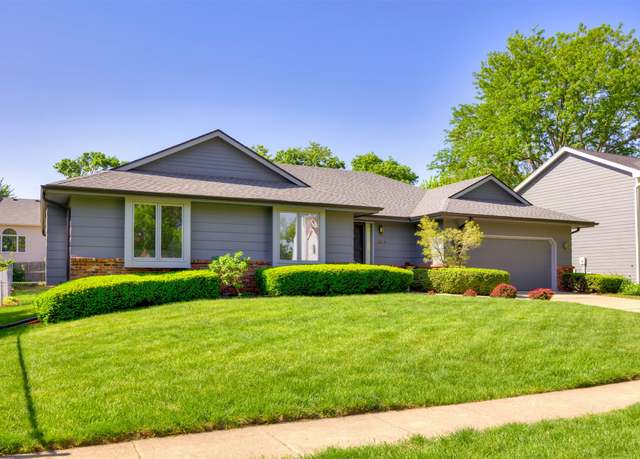 Property at 10760 Elmcrest Dr, Clive, IA 50325, 3 beds, 3 baths