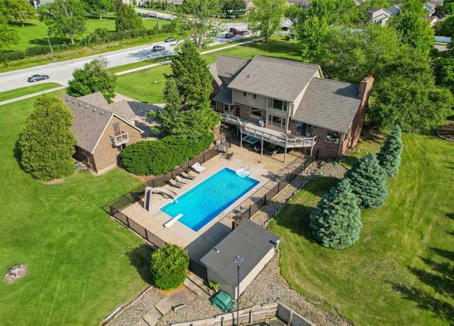 Property at 1080 NE 18th St, Ankeny, IA 50021, 4 beds, 3 baths