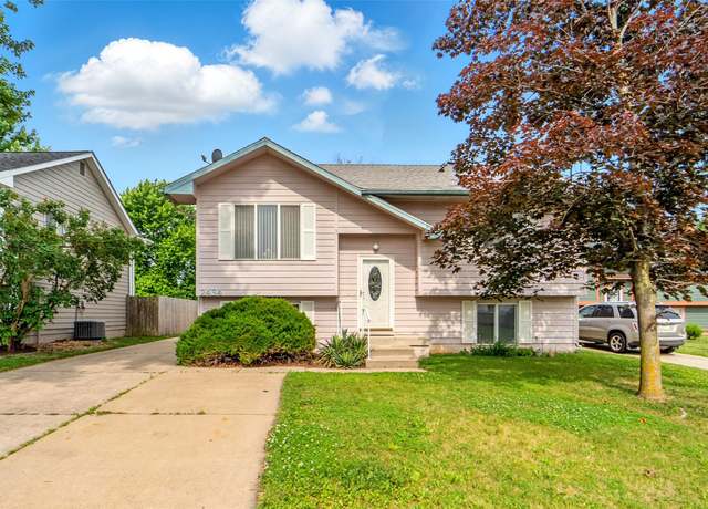 Property at 2434 SE 18th Ct, Des Moines, IA 50320, 4 beds, 2 baths