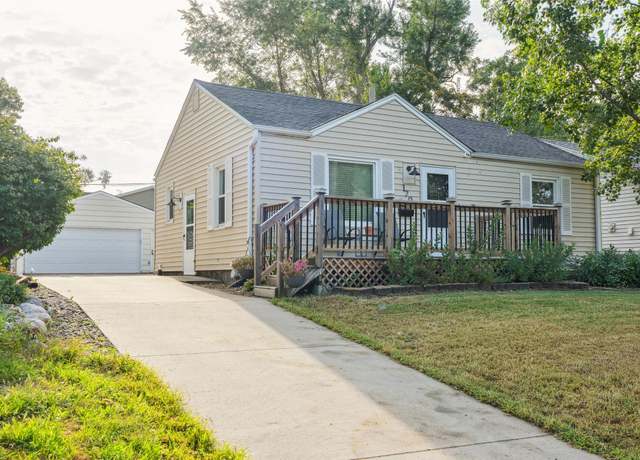 Property at 1705 56th St, Des Moines, IA 50310, 2 beds, 1 bath