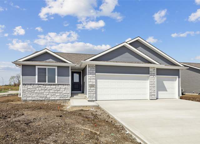 Property at 2406 Spruce St, Granger, IA 50109, 3 beds, 2 baths