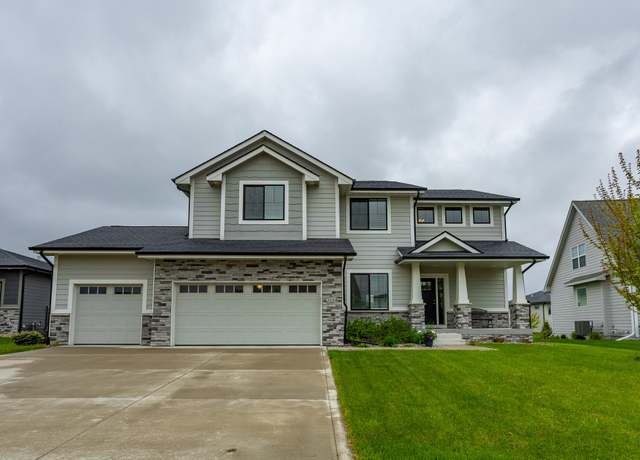Property at 3558 NW 177th St, Clive, IA 50325, 5 beds, 3.5 baths