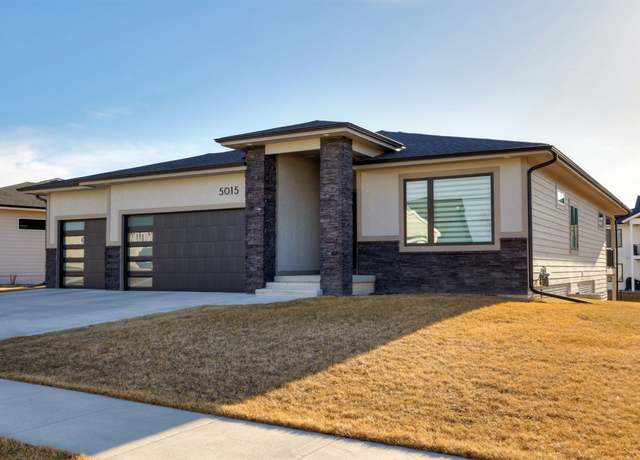 Property at 5015 149th Ct, Urbandale, IA 50323, 5 beds, 3 baths