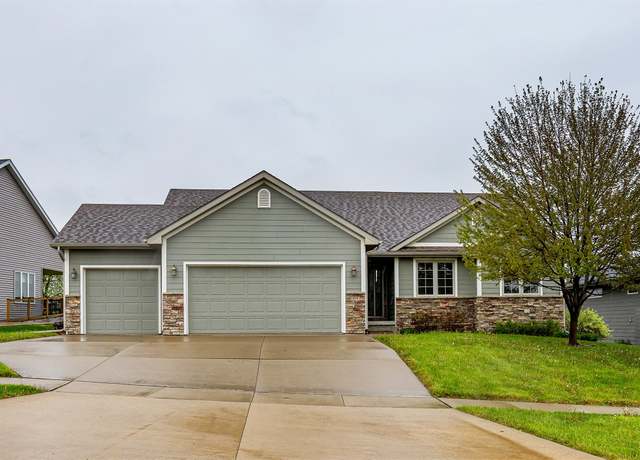 Property at 109 S 19th Ct, Indianola, IA 50125, 4 beds, 3 baths