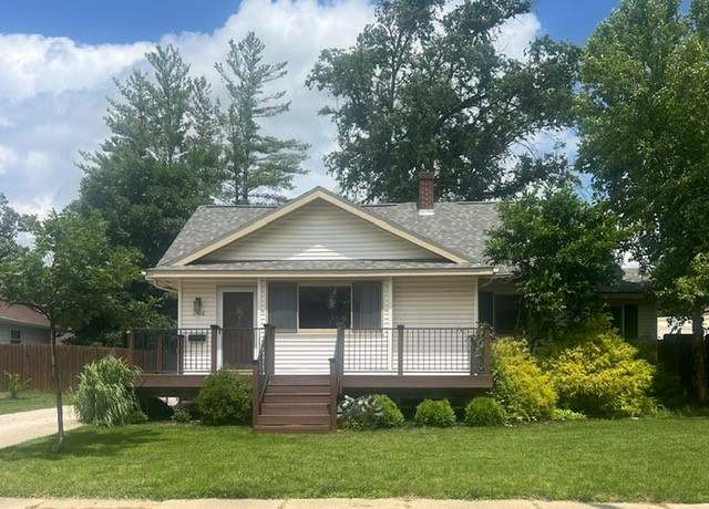 Property at 1506 Main St, Adel, IA 50003, 3 beds, 2.5 baths