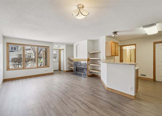 Property at 811 Burr Oaks Dr #1110, West Des Moines, IA 50266, 2 beds, 1.5 baths
