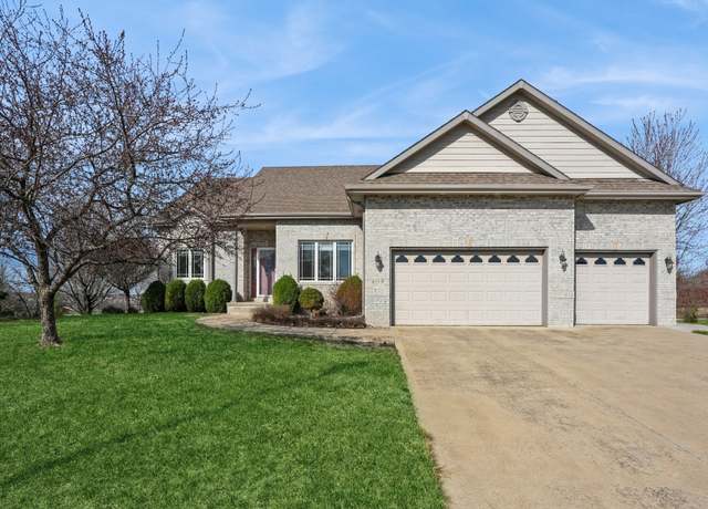 Property at 4008 141st St, Urbandale, IA 50323, 3 beds, 3 baths