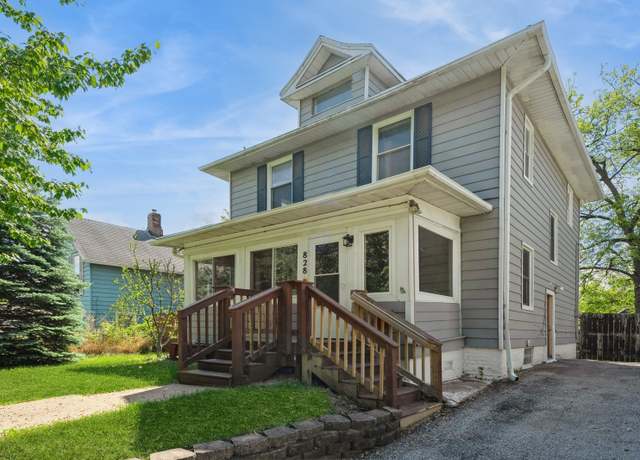 Property at 828 25th St, Des Moines, IA 50312, 4 beds, 2 baths