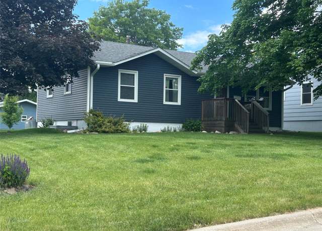 Property at 906 Streeter St, Knoxville, IA 50138, 4 beds, 2 baths