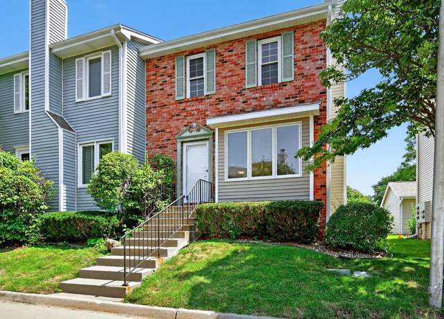 Property at 5238 Meredith Dr, Des Moines, IA 50310, 2 beds, 2.5 baths