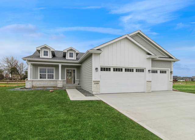 Property at 1206 NW 28th St, Grimes, IA 50111, 5 beds, 3 baths