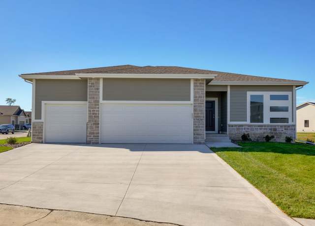 Property at 7020 Blair Loop, Johnston, IA 50131, 4 beds, 3 baths