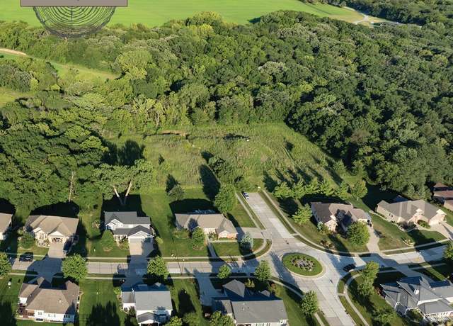 Property at 1 Quail Ridge Dr, Urbandale, IA 50322