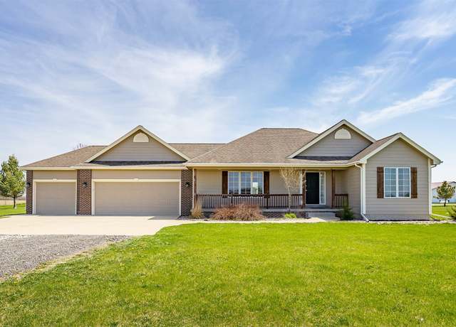 Property at 35796 M Ave, Earlham, IA 50069, 4 beds, 3.5 baths