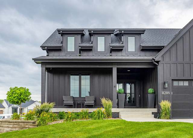 Property at 11218 Westport Dr, West Des Moines, IA 50266, 5 beds, 3 baths