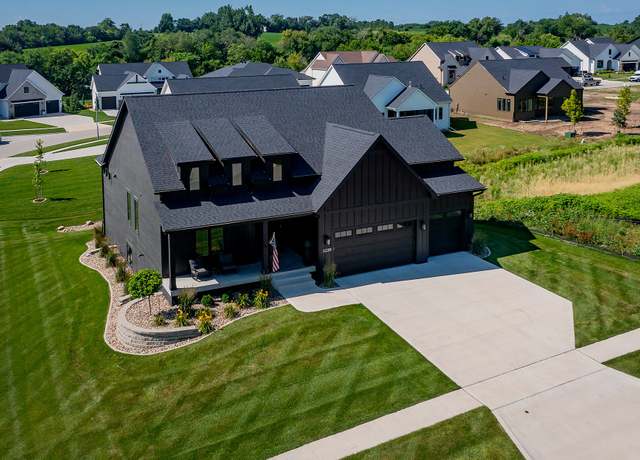Property at 11218 Westport Dr, West Des Moines, IA 50266, 5 beds, 3 baths