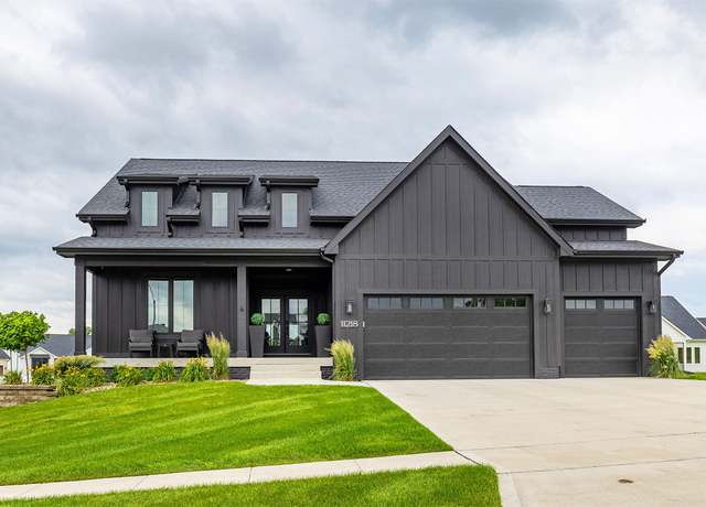 Property at 11218 Westport Dr, West Des Moines, IA 50266, 5 beds, 3 baths