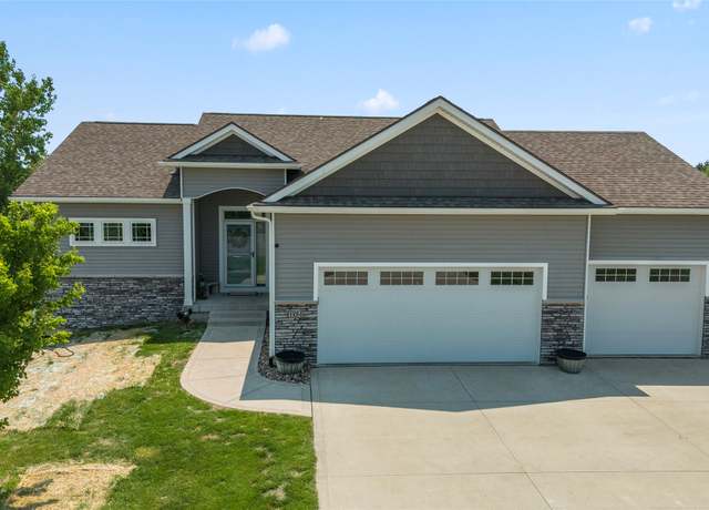 Property at 104 Lake Shore Dr, Dallas Center, IA 50063, 4 beds, 3.5 baths
