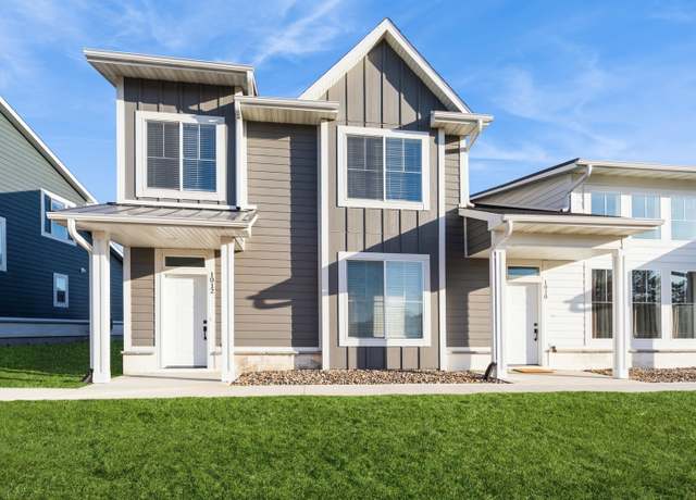 Property at 1012 Maple St, Waukee, IA 50263, 3 beds, 2.5 baths