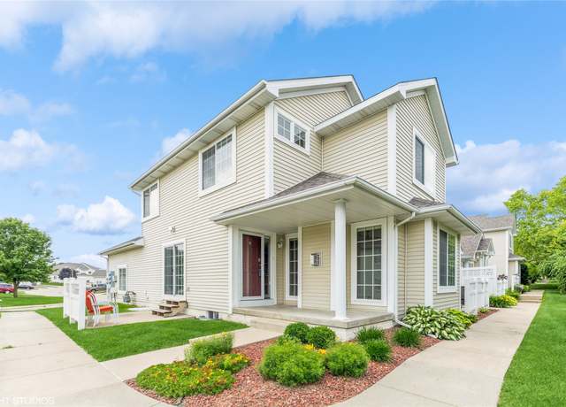 Property at 15421 Westbrook Dr, Urbandale, IA 50323, 3 beds, 2.5 baths