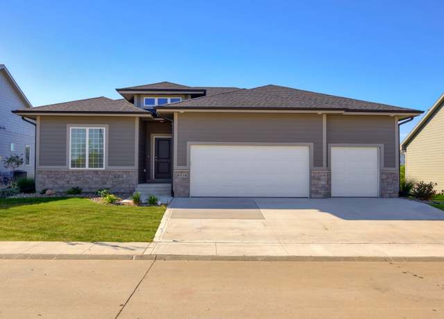 Property at 8916 Beery Pl, Johnston, IA 50131, 4 beds, 3 baths