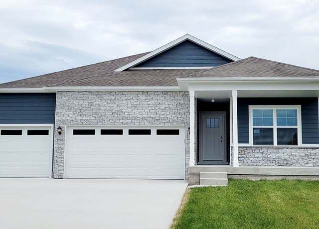 Property at 2814 NW 28th St, Ankeny, IA 50023, 5 beds, 4 baths