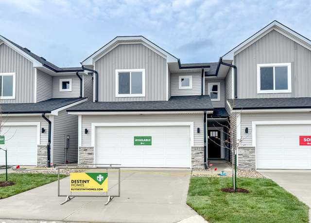 Property at 6932 Poppy Ct, Johnston, IA 50131, 3 beds, 2.5 baths
