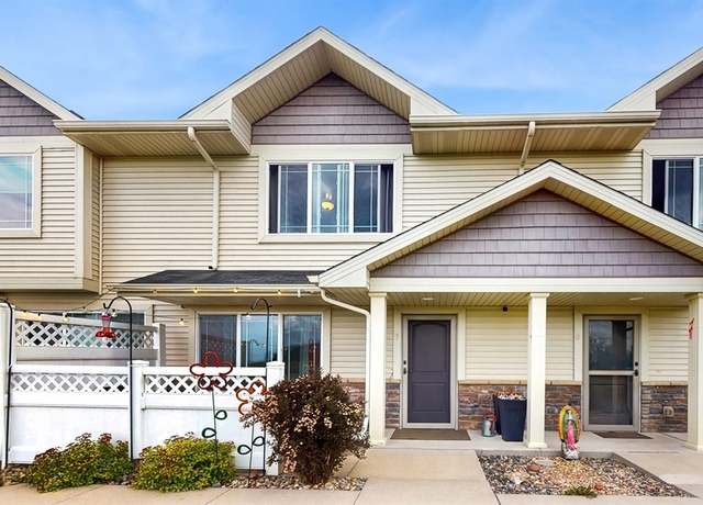Property at 1401 N 6th St #7, Indianola, IA 50125, 3 beds, 2.5 baths