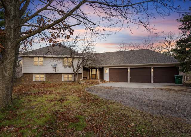 Property at 8644 NE 94th Ave, Bondurant, IA 50035, 4 beds, 3 baths